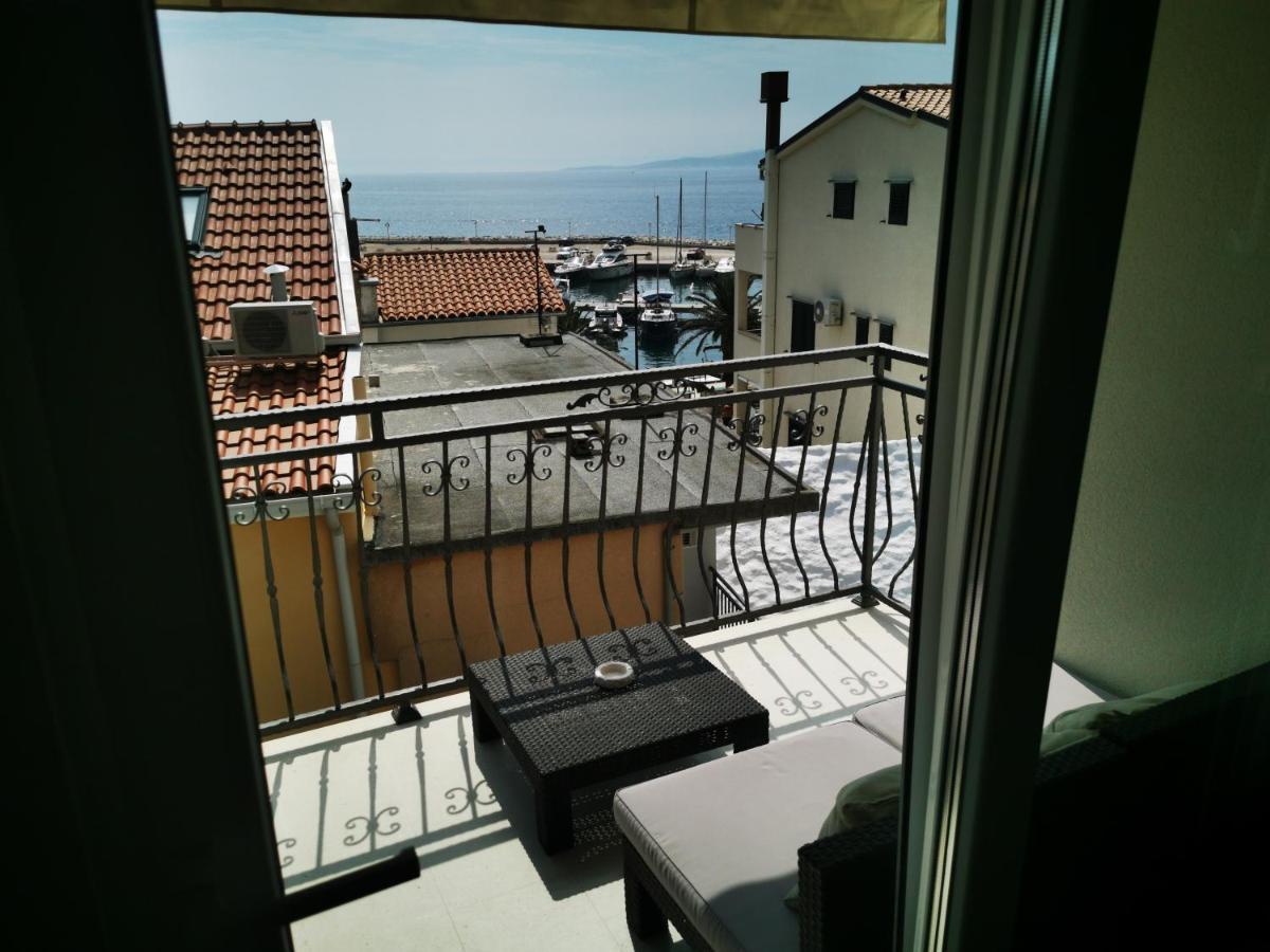 Apartments Dvor - Ap1, Ap2, Ap3 Baska Voda Luaran gambar