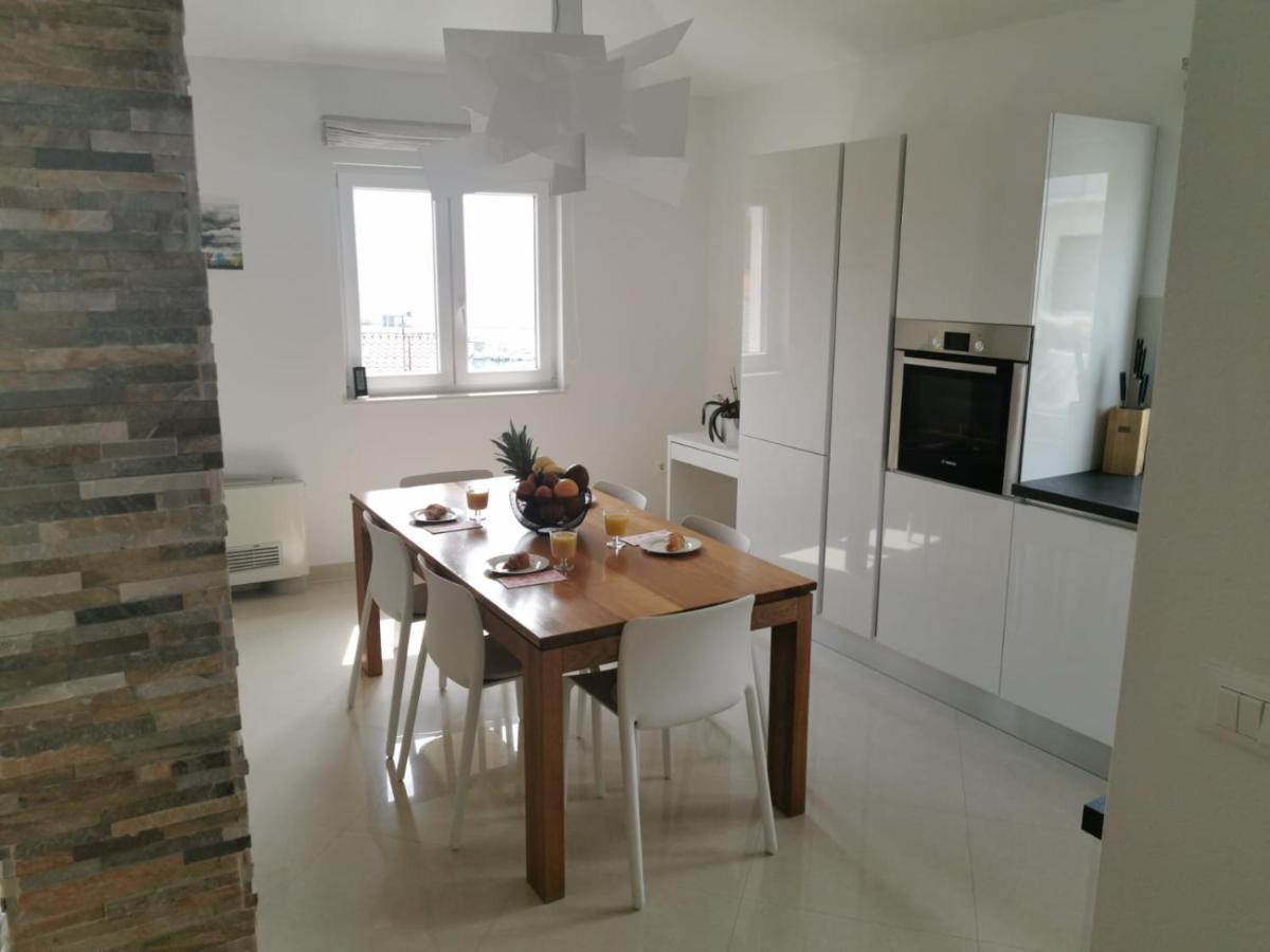 Apartments Dvor - Ap1, Ap2, Ap3 Baska Voda Luaran gambar