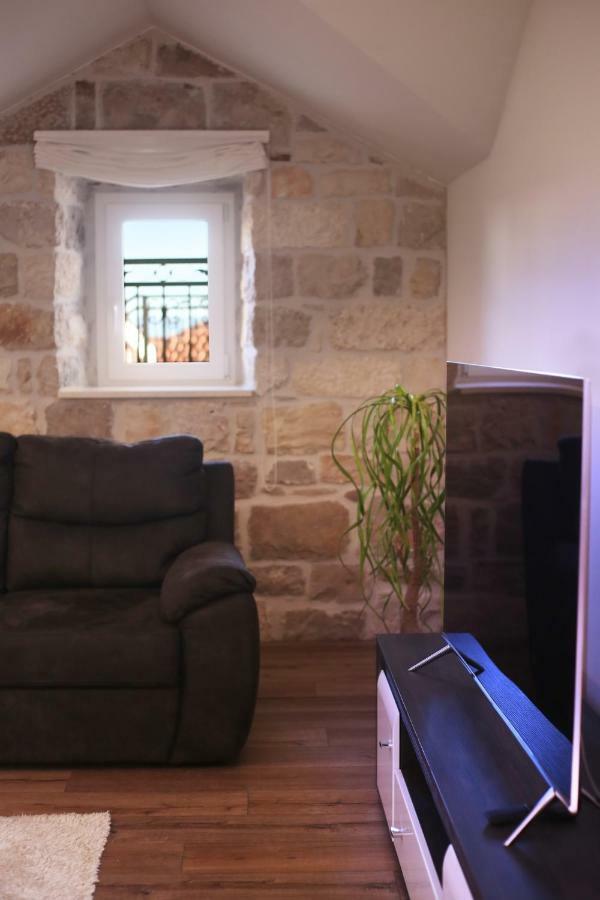 Apartments Dvor - Ap1, Ap2, Ap3 Baska Voda Luaran gambar