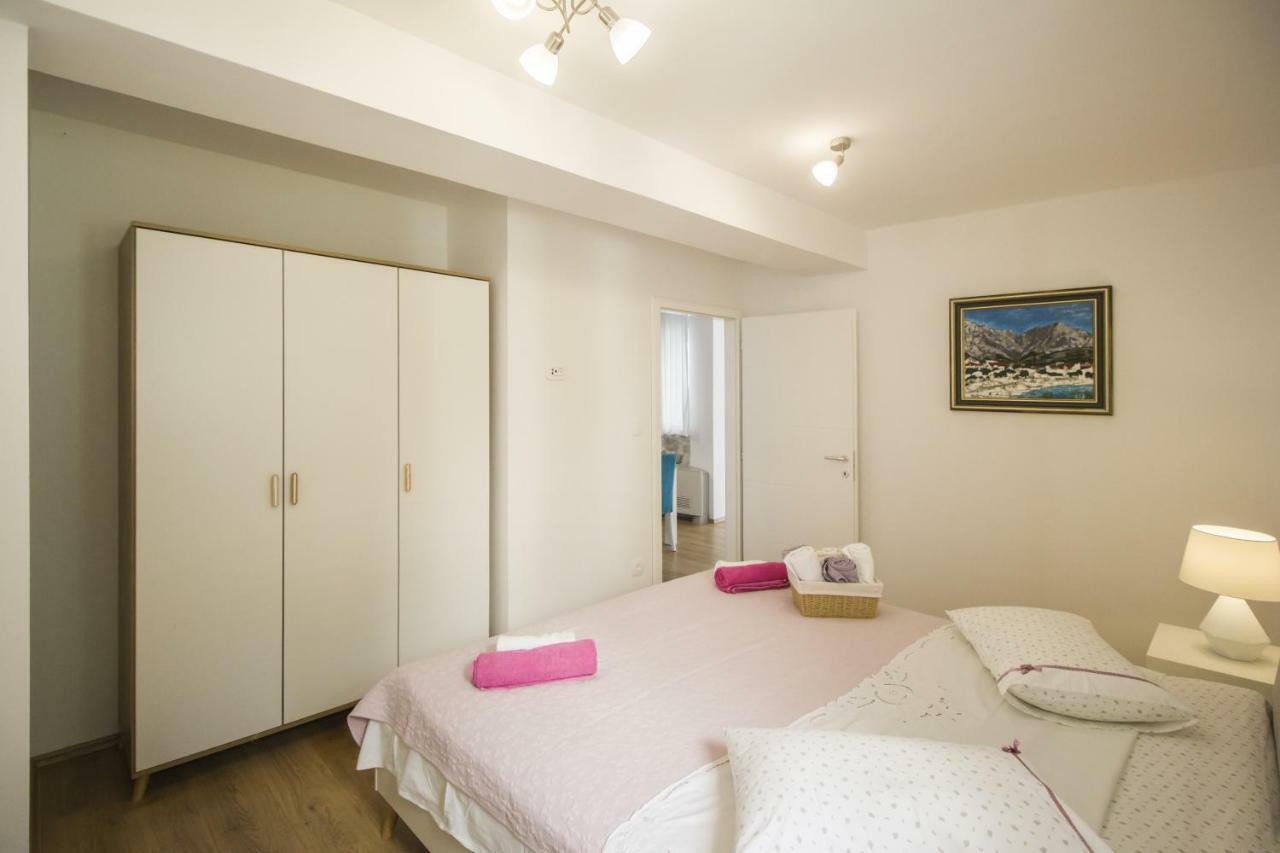 Apartments Dvor - Ap1, Ap2, Ap3 Baska Voda Luaran gambar