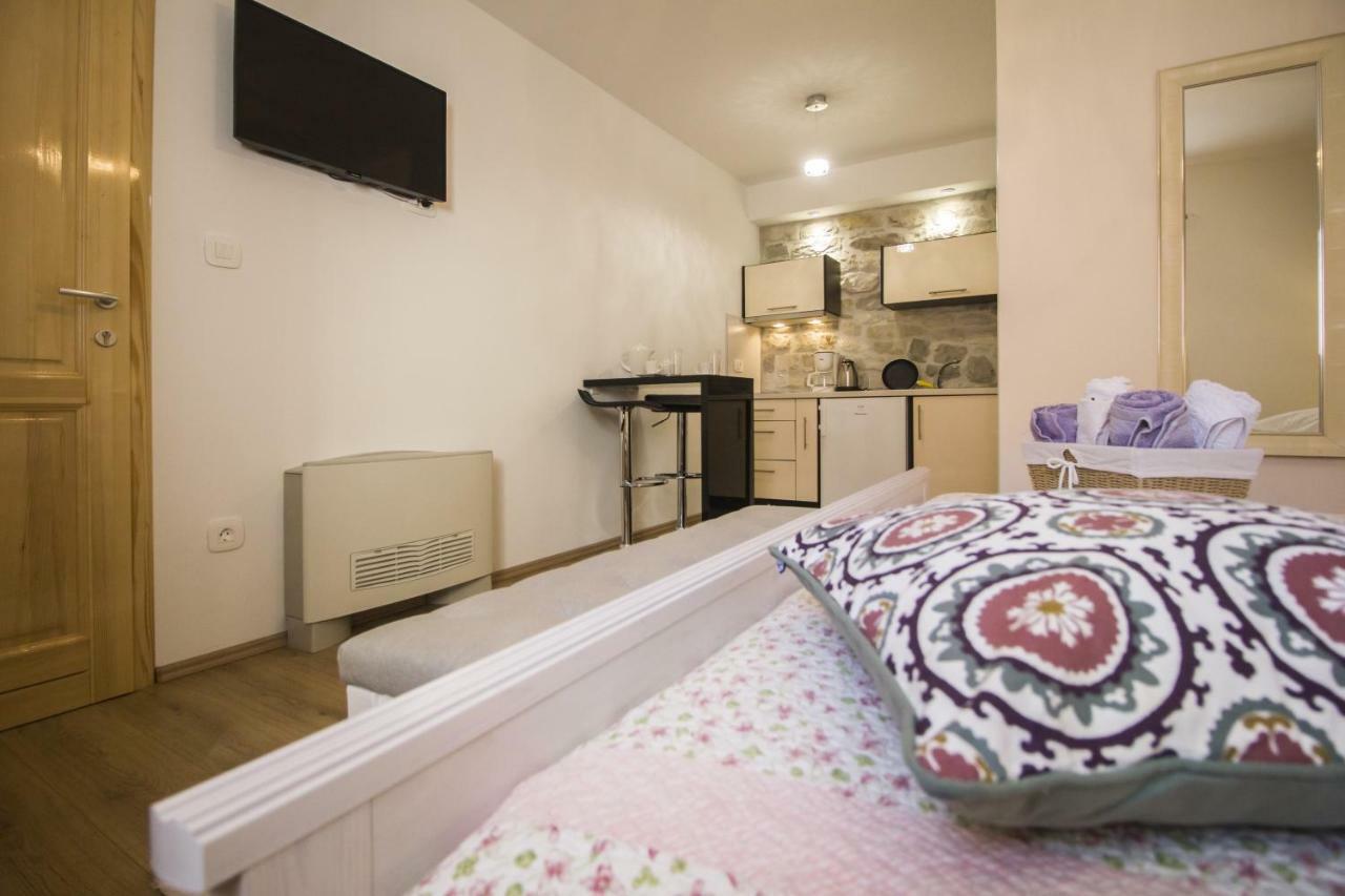 Apartments Dvor - Ap1, Ap2, Ap3 Baska Voda Luaran gambar