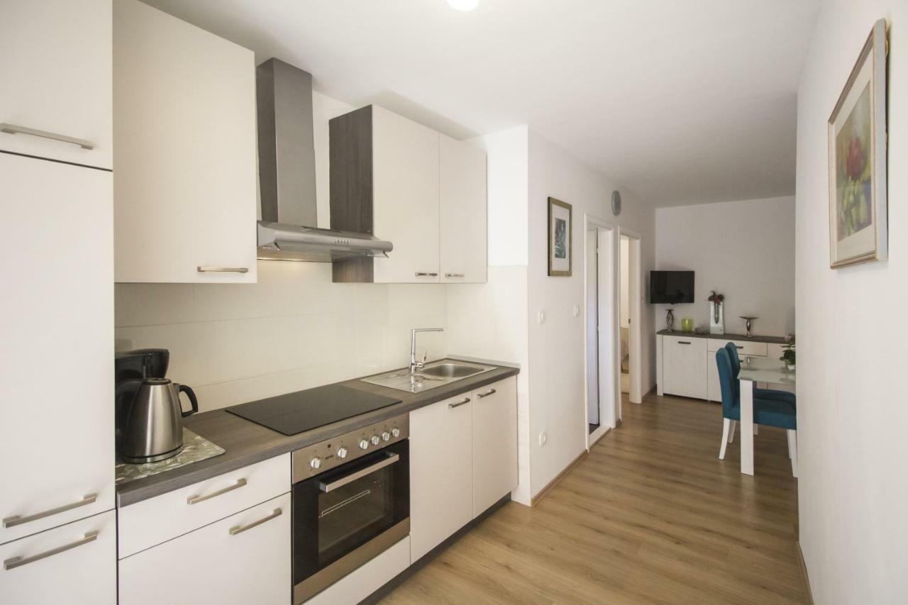 Apartments Dvor - Ap1, Ap2, Ap3 Baska Voda Luaran gambar