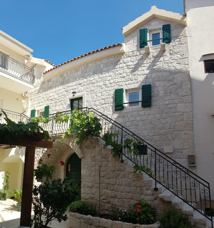 Apartments Dvor - Ap1, Ap2, Ap3 Baska Voda Luaran gambar