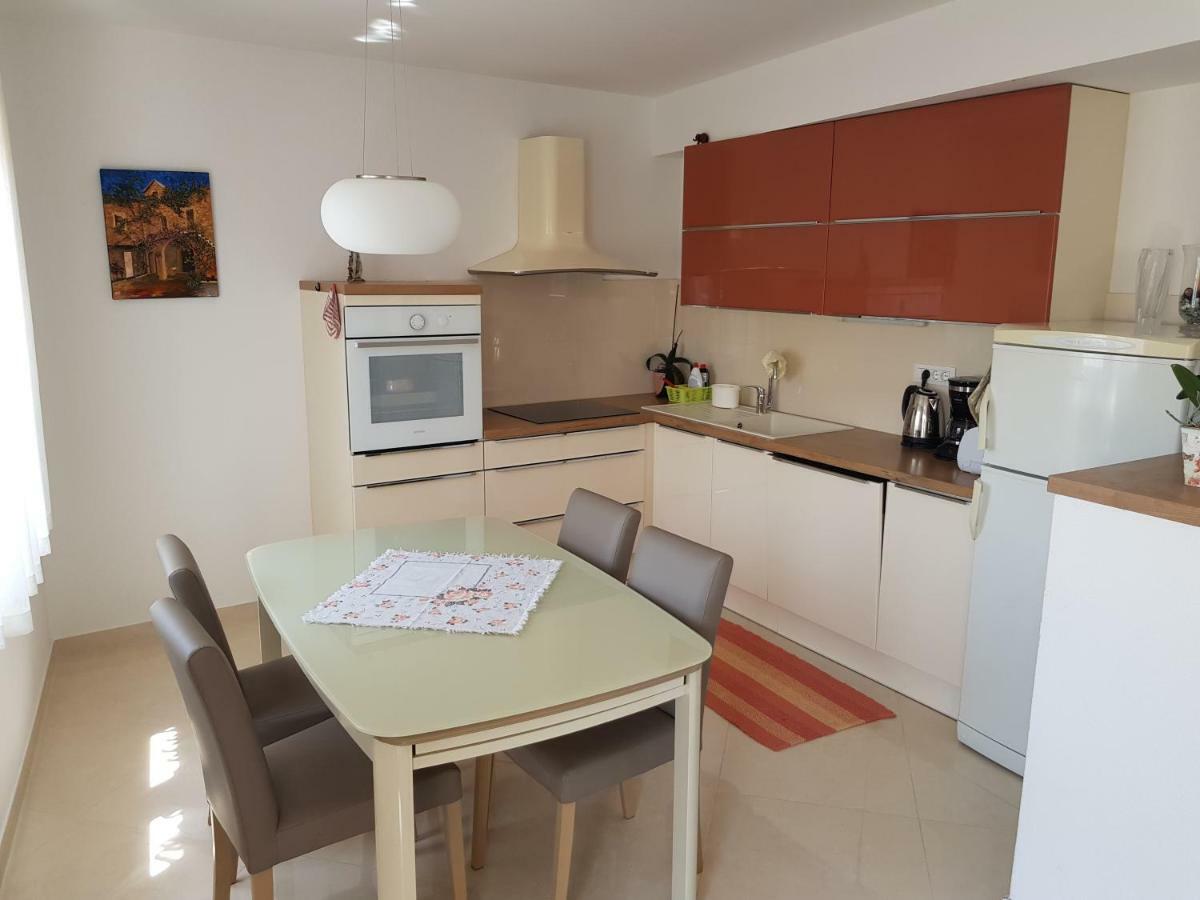 Apartments Dvor - Ap1, Ap2, Ap3 Baska Voda Luaran gambar