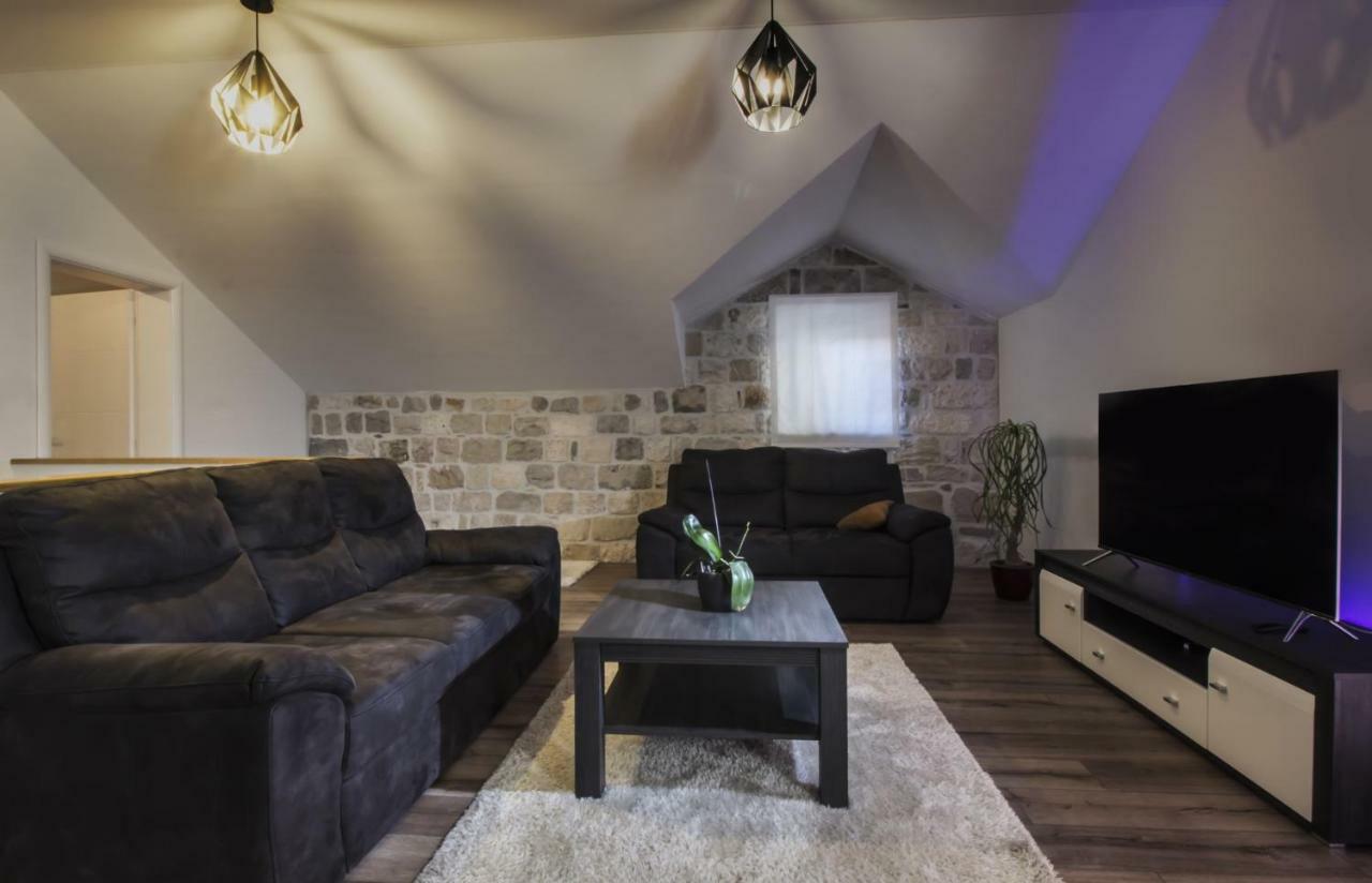 Apartments Dvor - Ap1, Ap2, Ap3 Baska Voda Luaran gambar